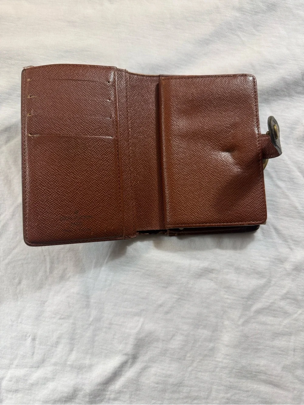 Classic Brown Men’s Leather Wallet
